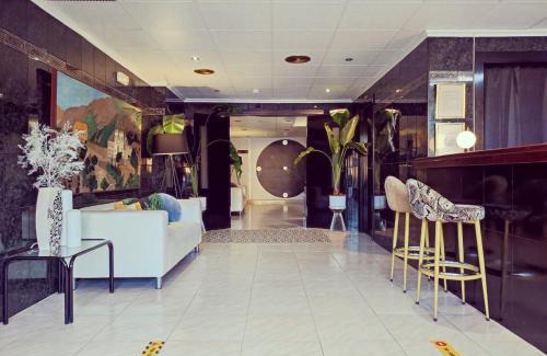 Banos y Mendigo Hotel | Hotel Venta El Puerto