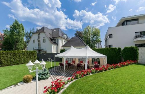 Radeberger Vorstadt House | Hotel Villa am Waldschlösschen