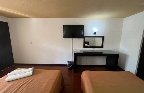 Morelia Hotel | Hotel Villa Capri, 2 camas dobles 4 Huéspedes