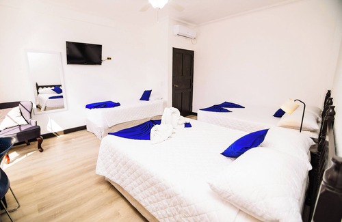 Flores Hotel | Hotel Villa del Lago