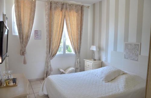 Guerrevieille Hotel | Hotel Villa Des Anges
