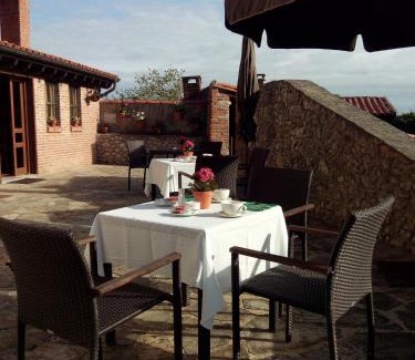 Poo Hotel | Hotel Villa Miramar