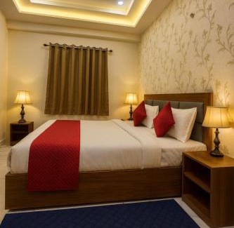 Vrindavan Hotel | Hotel Vrindavan Palace - A Luxury Stay with Parking near Prem Mandir City Center # By Om#
