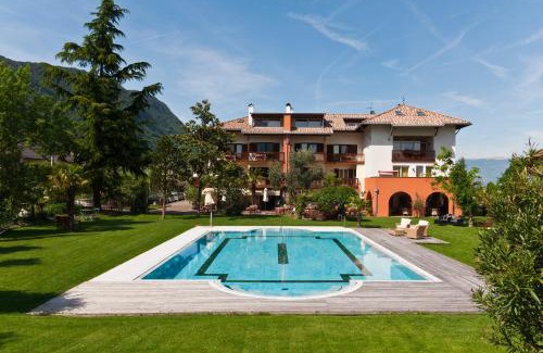 Caldaro Sulla Strada del Vino Hotel | Hotel Weingut Klosterhof