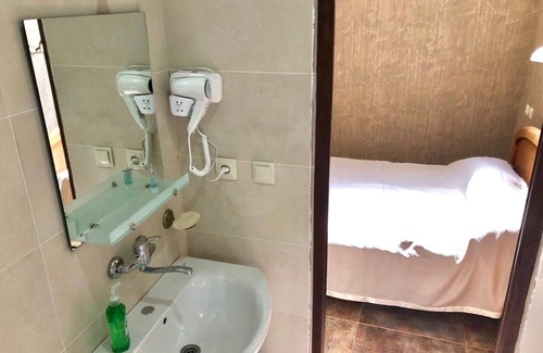 Sighnaghi Hotel | Hotel with 5 bedrooms, 5 bathrooms, kitchen, lounge + balcony with great views