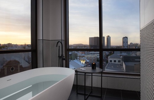 Fortitude Valley Hotel | Hotel X Brisbane Fortitude Vly, Vignette Collection by IHG