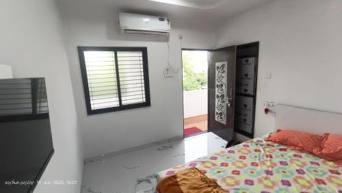 Shirpur Hotel | Hotel Yatri Lodge