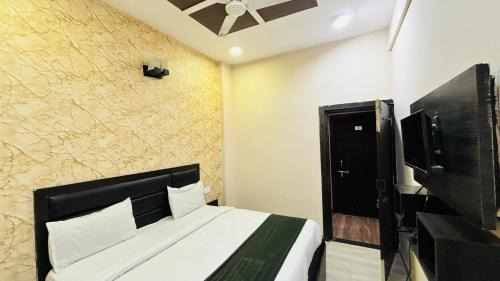 Indore Hotel | Hotel YO94