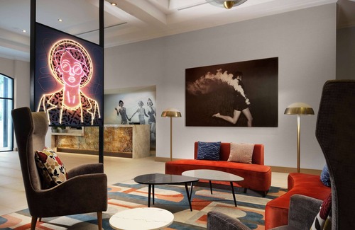 Santa Ana Hotel | Hotel Zessa Orange County Airport, a DoubleTree by Hilton