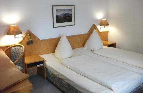 Kamp-Bornhofen Hotel | Hotel zu den Burgen