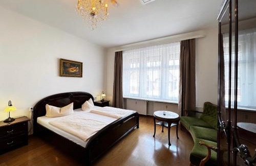 Weisser Hirsch Hotel | Hotel Zu den Linden