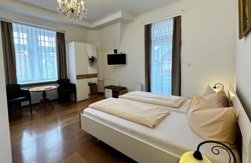 Weisser Hirsch Hotel | Hotel Zu den Linden