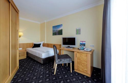 Heldenbergen Hotel | Hotel Zum Adler