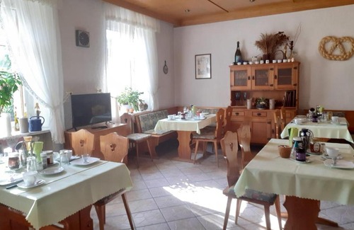 Klingenthal House | Hotel zur Post