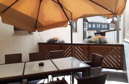 Klingenthal House | Hotel zur Post
