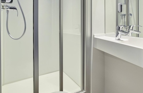Viviani - Bonnevay Hotel | hotelF1 Lyon Gerland Vénissieux