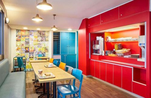 Villeneuve-Loubet Hotel | hotelF1 Villeneuve Loubet
