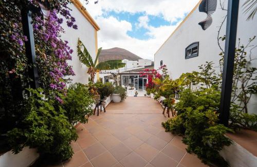 Montana Blanca Bed & Breakfast | HOTELITO RURAL GA7COLORES only adult