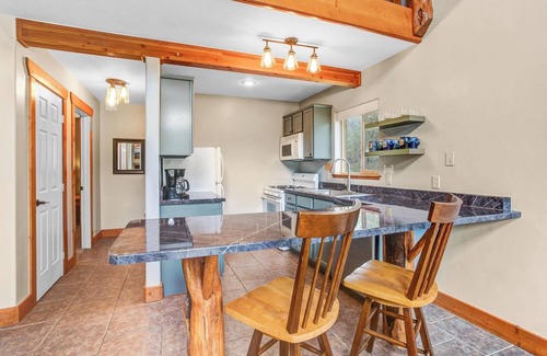Salida House | Hotels near Monarch Mountain: private cabin in peaceful mountain setting