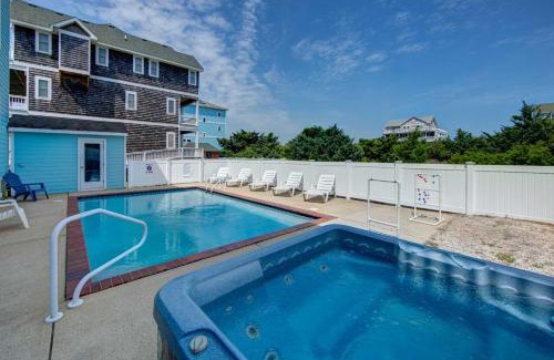 Wind Over Waves House | Hotter Otter-6 beds-private pool-kid/pet friendly-walk to beach!