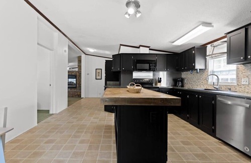 Decatur House | Hottub & Right on River! Chickamauga River Retreat
