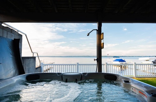 Prudenville House | Houghton Lake 6 BR/3.5 BA Home HOT TUB/BBQ/Sleeps 16