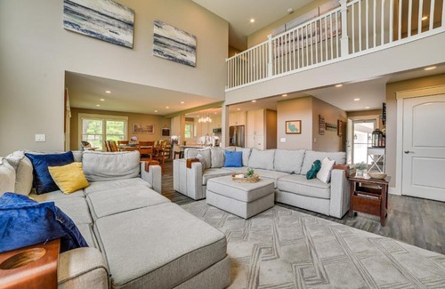 Houghton Lake House | Houghton Lake Home with Private Dock and Kayaks!