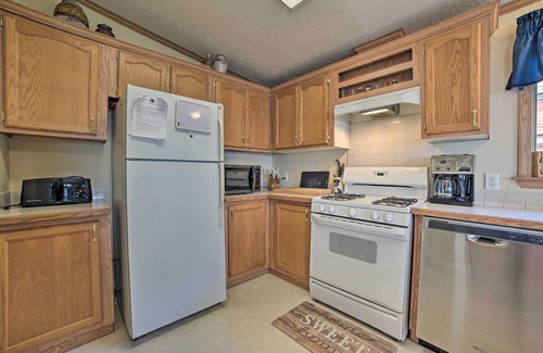 Houghton Lake House | Houghton Lake House w/Fire Pit - 2 Mi to Trails!