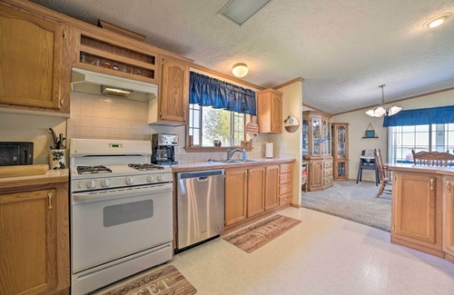 Houghton Lake House | Houghton Lake House w/Fire Pit - 2 Mi to Trails!