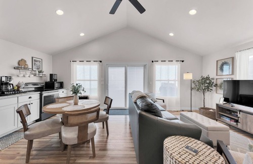 Houghton Lake Cottage | Houghton Lake Sunrise: Leaf Peeping and Lake Views—Fall Getaways at Houghton Lake!