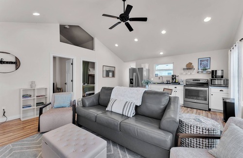 Houghton Lake Cottage | Houghton Lake Sunrise: Leaf Peeping and Lake Views—Fall Getaways at Houghton Lake!