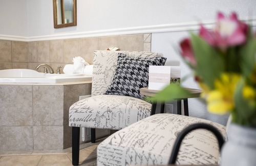 Oakhurst Bed & Breakfast | Hounds Tooth Inn