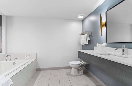 Bakersfield Hotel | Hourglass Hotel, an Ascend Collection Hotel