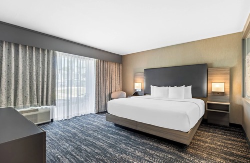 Bakersfield Hotel | Hourglass Hotel, Trademark Collection by Wyndham