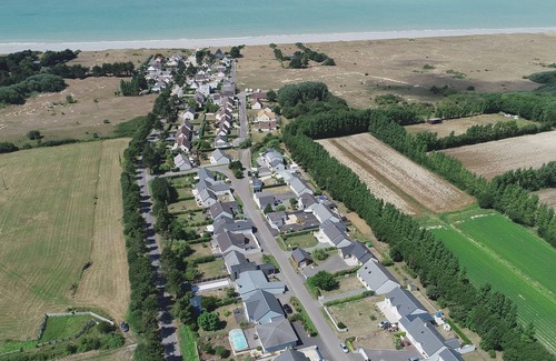 Lingreville House | House 10 min walk from the beach, comfortable, bright with south-facing garden