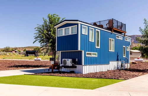 Apple Valley House | House ∙ 2 bedrooms ∙ 6 guests