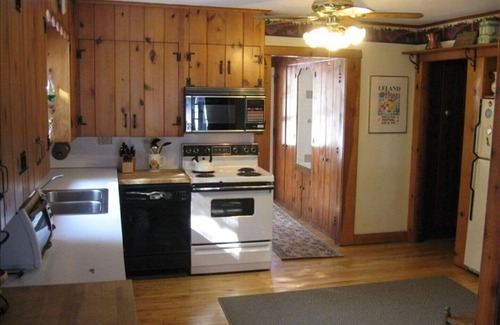 Leland House | House, 3 Bedrooms, 2 Baths, (Sleeps 6)