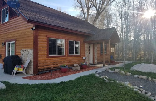 Yampa House | House - 3 BR - 2 BA - Sleeps 10n