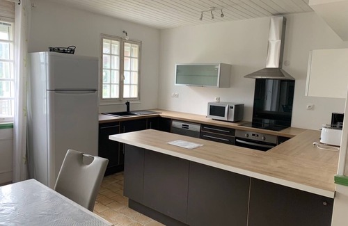 Denneville House | House 30m from the beach - 11 to 15 people - sea view from the first floor - dogs accepted