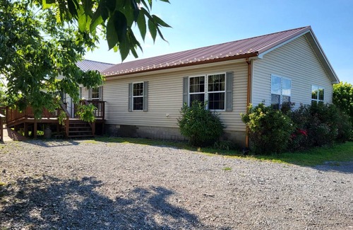 Hardin County House | House ∙ 4 bedrooms ∙ 14 guests