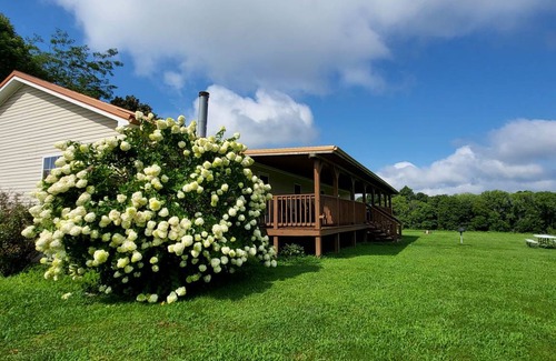 Hardin County House | House ∙ 4 bedrooms ∙ 14 guests