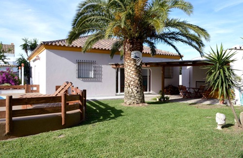 Los Canos de Meca Ski Chalet | House 4 Mar y Arena. Villa with private pool and all possible extras.