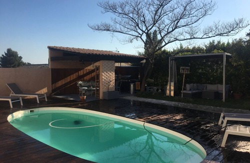 La Fare-les-Oliviers House | House 4 quiet rooms with pool and garden