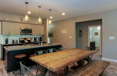 Leesburg House | House #44 Dock Holiday (no pets) Lakefront/Private Boatslip