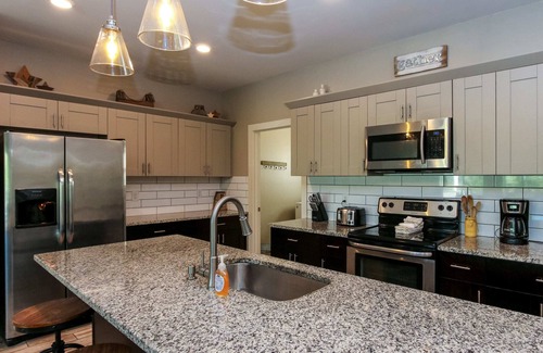 Leesburg House | House #44 Dock Holiday (no pets) Lakefront/Private Boatslip
