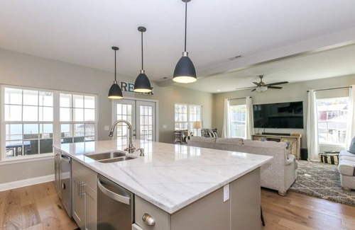 Leesburg House | House #46 Grits Carlton Lakefront (no pets)