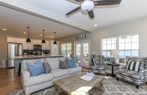 Leesburg House | House #46 Grits Carlton Lakefront (no pets)
