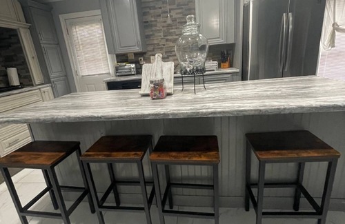 Whitehaven House | House- 5 minutes from Graceland