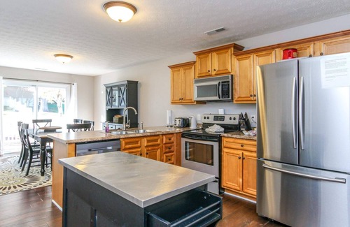 Leesburg House | House #53 Flip Flop Inn (no pets)