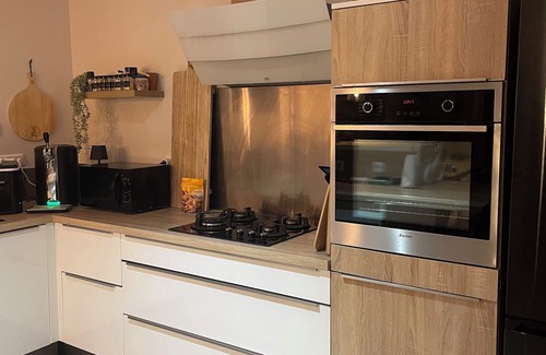 Gresy-sur-Aix House | House 7 persons - Jacuzzi, Barbecue, 2 steps from Aix les Bains. Quiet, greenery.